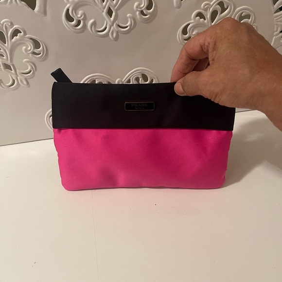 Prada perfume small makeup bag lightweight with gorgeous hot pink and black - Picture 10 of 13